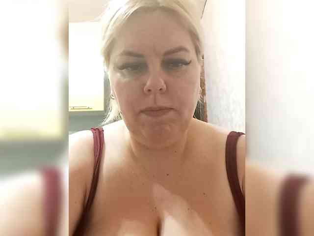 blondy_girl1499 webcam
