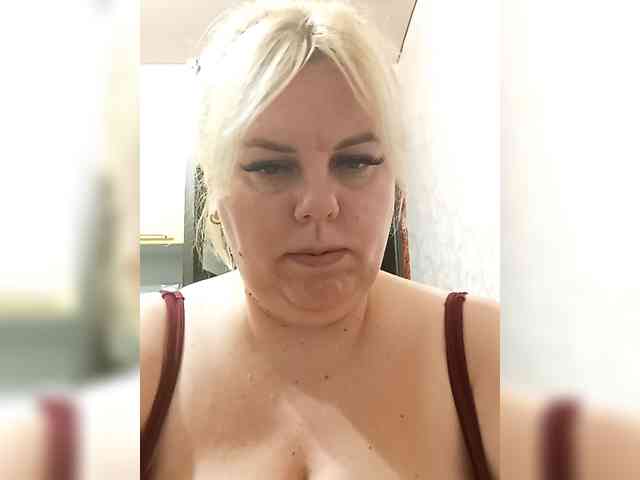 blondy_girl1499 webcam