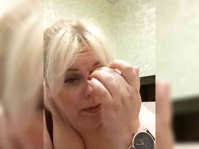 blondy_girl1499 webcam