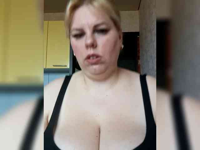 blondy_girl1499 webcam