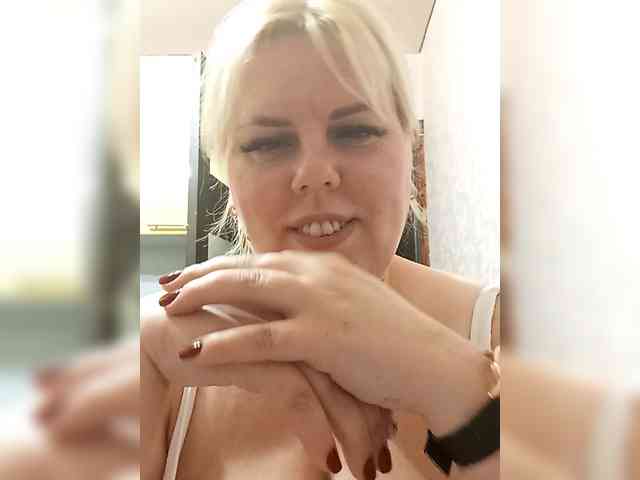 blondy_girl1499 webcam
