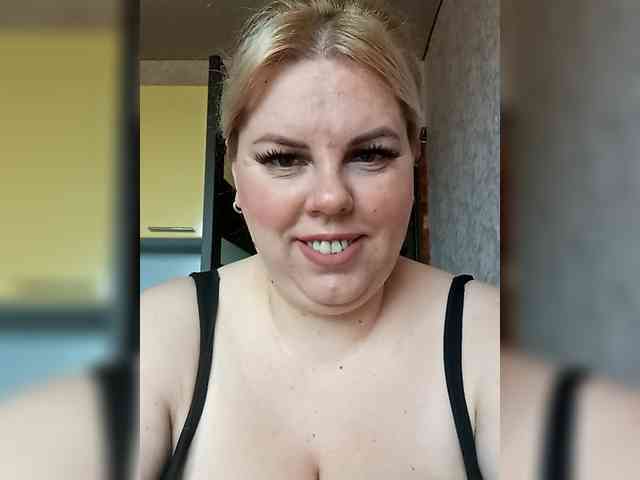 blondy_girl1499 webcam