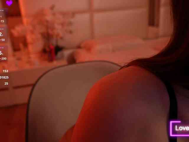 LilyColins webcam