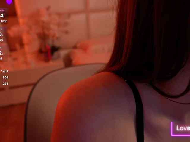 LilyColins webcam