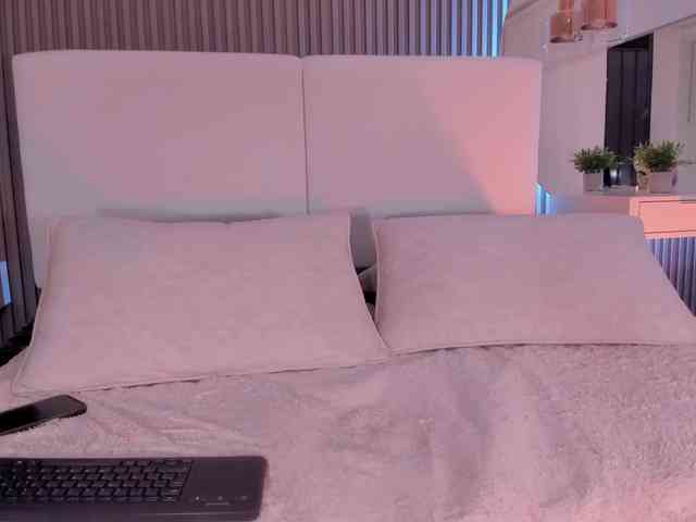zoewhitte webcam