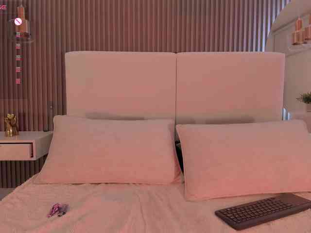 zoewhitte webcam