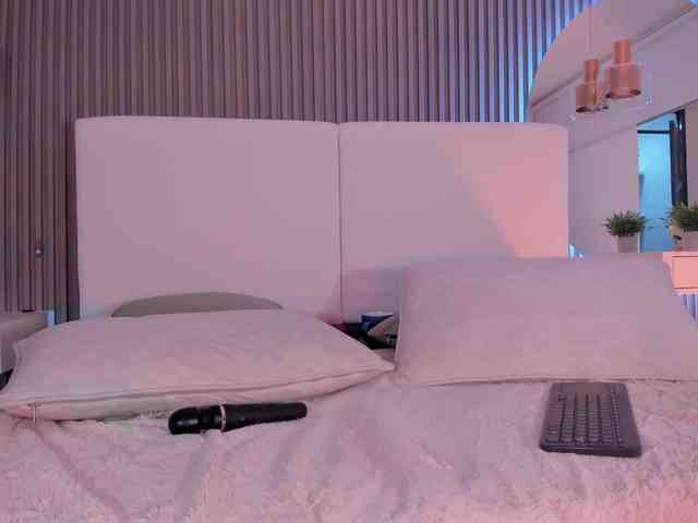 zoewhitte webcam