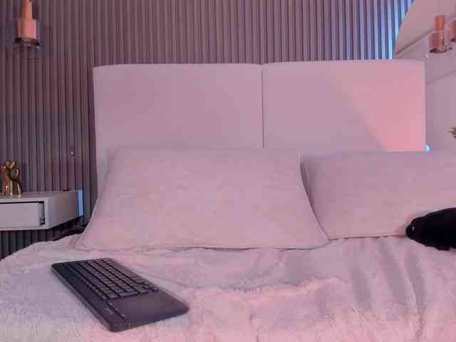 zoewhitte webcam
