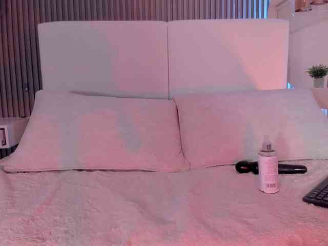 zoewhitte webcam
