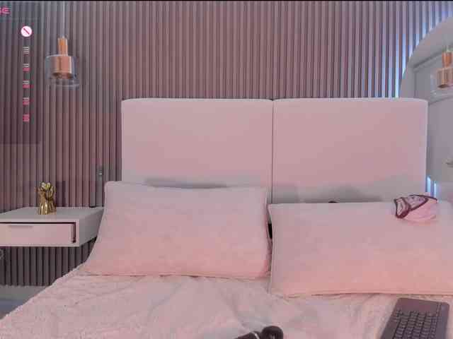 zoewhitte webcam