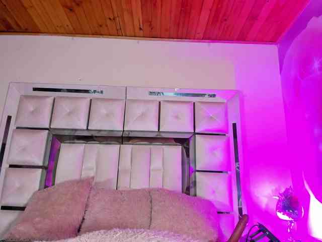 emiliclark webcam