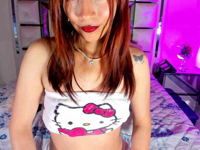 emiliclark webcam