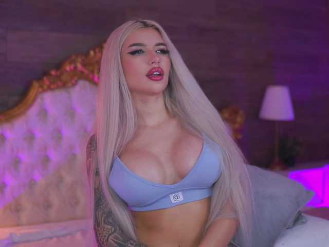 JuicyJessye webcam
