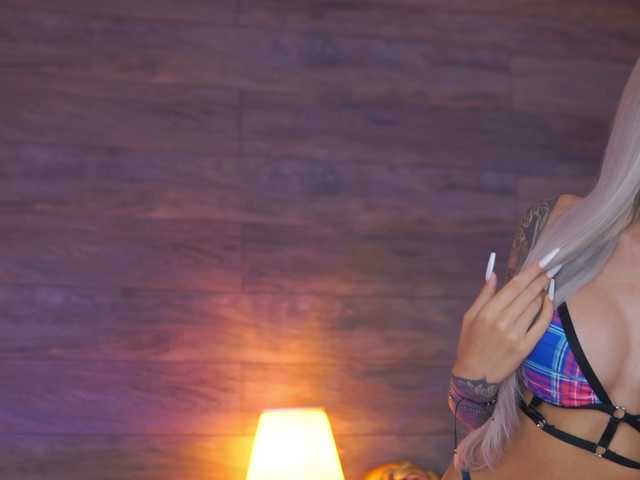 JuicyJessye webcam
