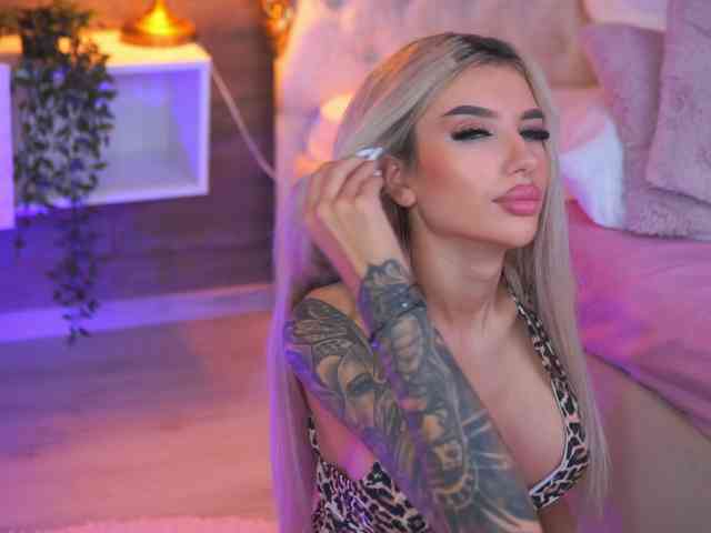 JuicyJessye webcam