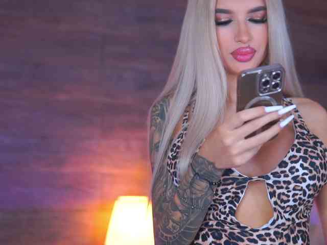 JuicyJessye webcam