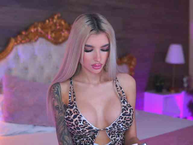 JuicyJessye webcam