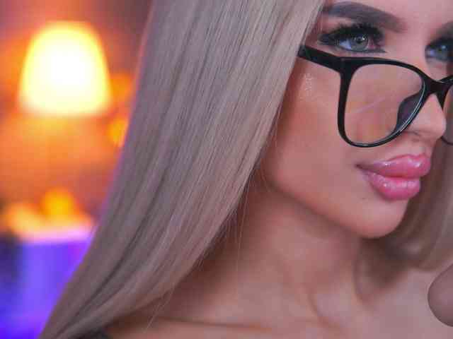 JuicyJessye webcam