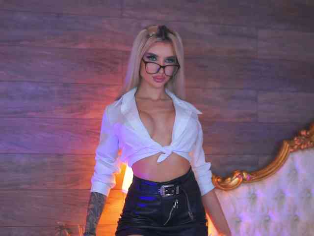 JuicyJessye webcam