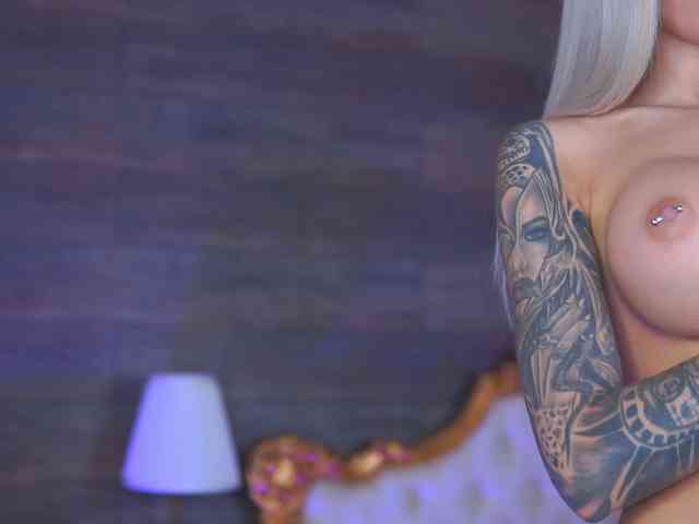 JuicyJessye webcam
