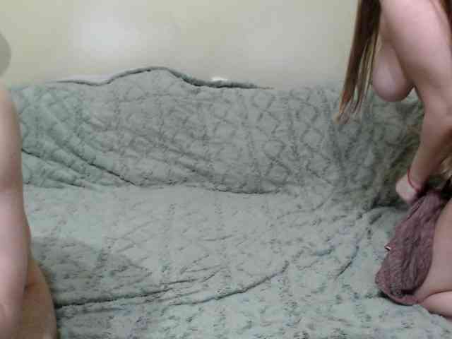 Lovvebirds webcam