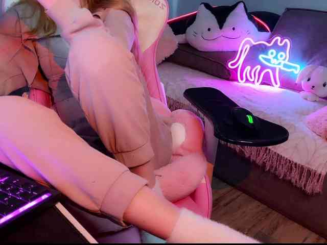 Alisa-Cheshirovna webcam