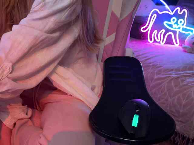 Alisa-Cheshirovna webcam