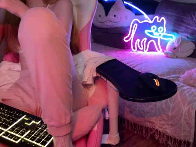 Alisa-Cheshirovna webcam