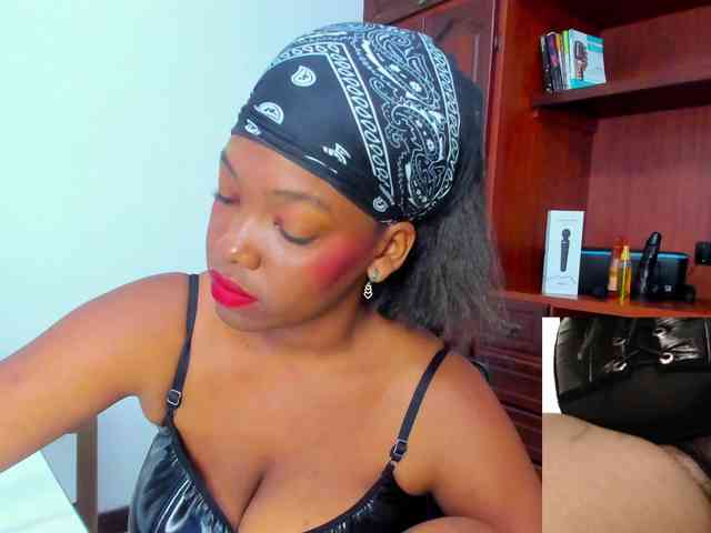 ValkiriaContee webcam