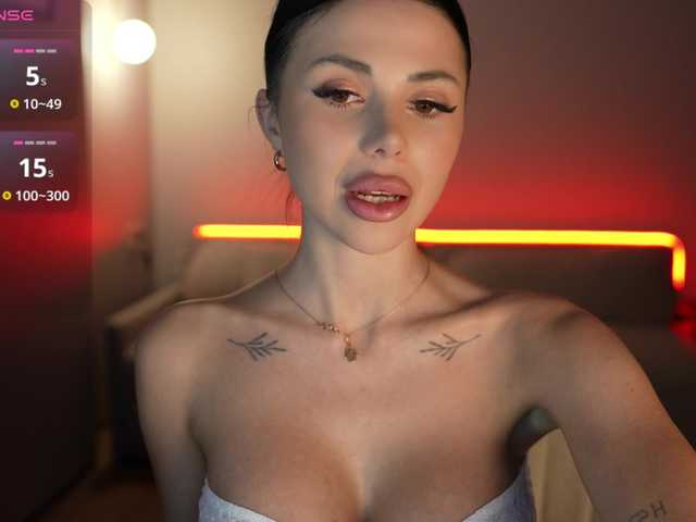 Accedi alla chat con il nickname KatrinaMoreno KatrinaMoreno