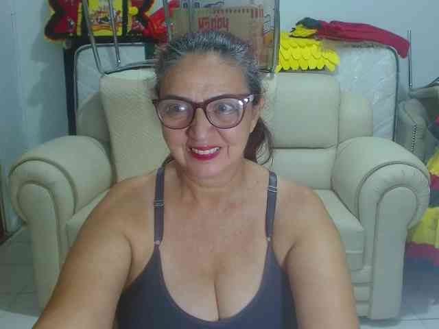 LorenaTits webcam