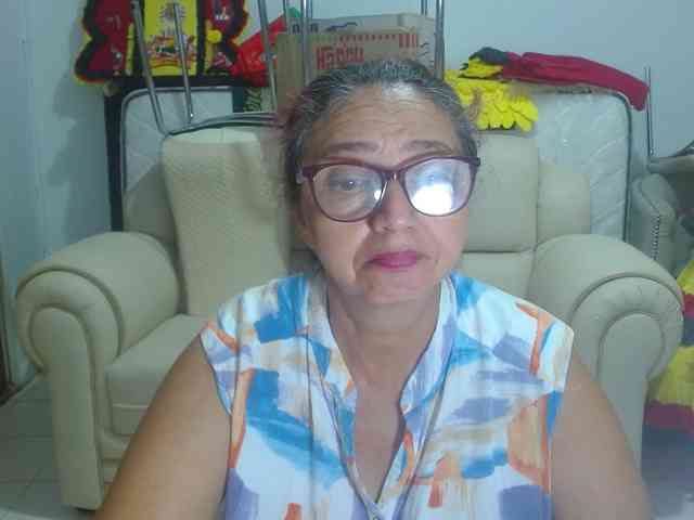LorenaTits webcam