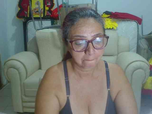 LorenaTits webcam