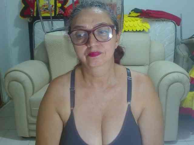 LorenaTits webcam