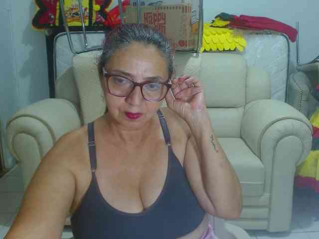 LorenaTits webcam