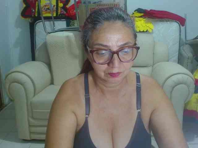 LorenaTits webcam