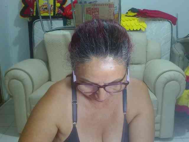 LorenaTits webcam
