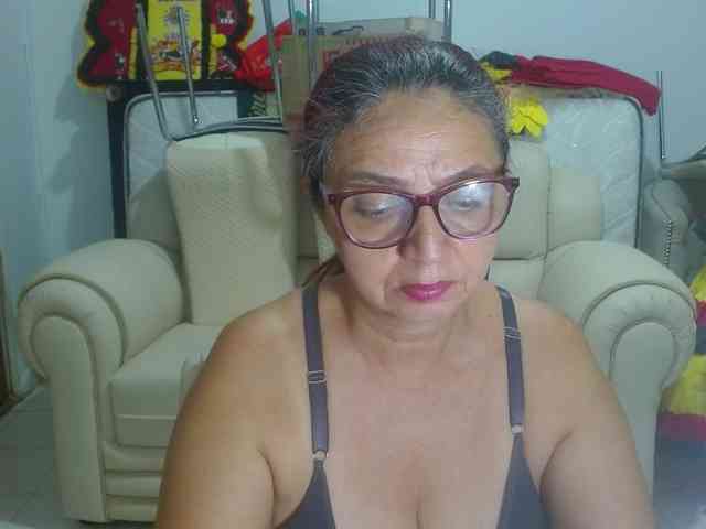 LorenaTits webcam