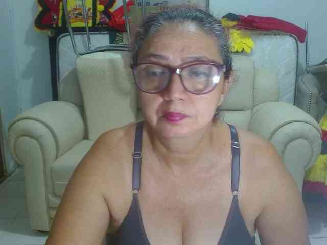 LorenaTits webcam