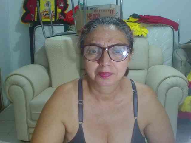 LorenaTits webcam
