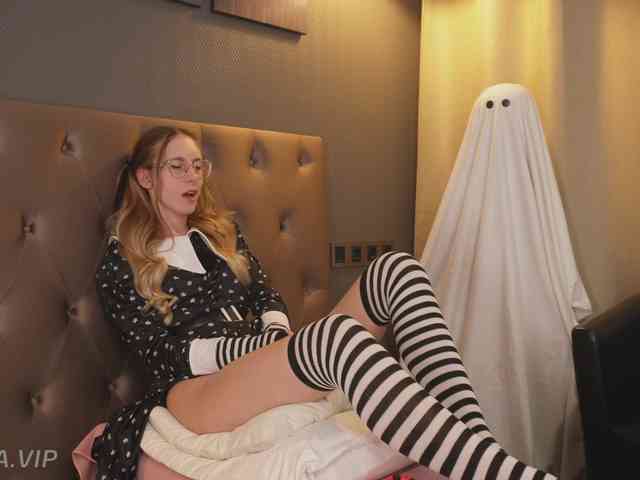 Nikki-Gia webcam