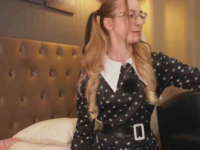 Nikki-Gia webcam