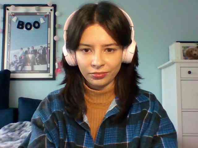 LariceHot webcam
