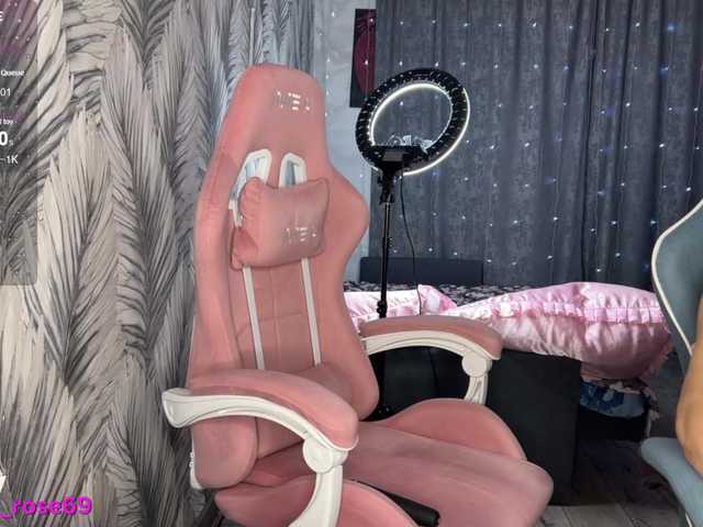 go to chat with LallyRose