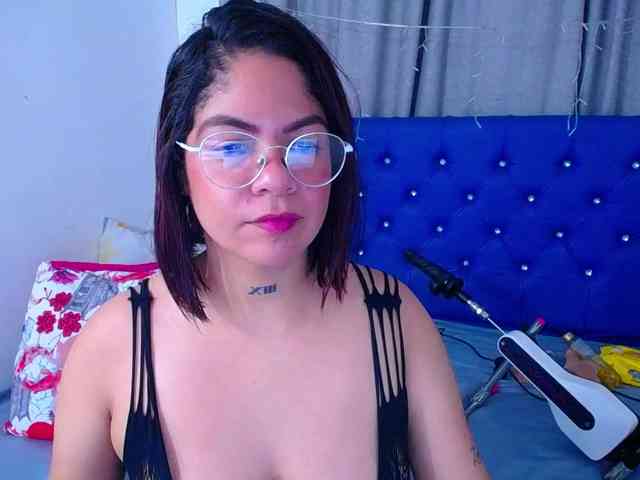horny-cougar webcam