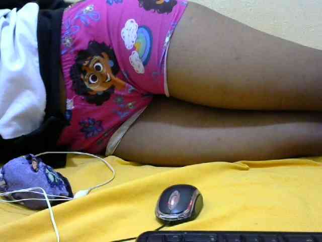 Sweetbarbie8 webcam
