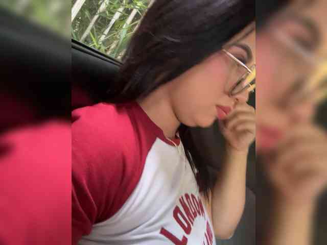 KRISTINCHERRY webcam