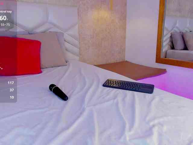 KRISTINCHERRY webcam