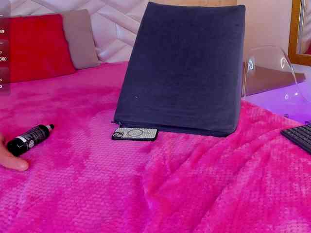 KRISTINCHERRY webcam