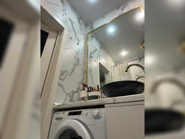 Accedi alla chat con il nickname Adel9 Adel9